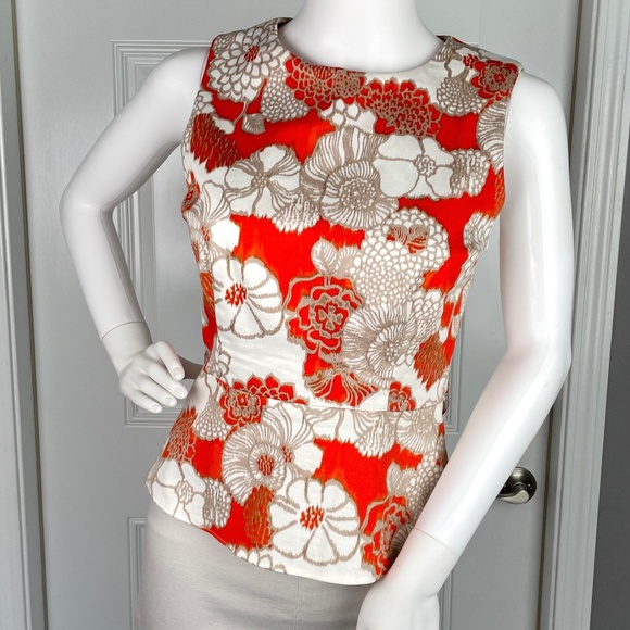 Kelly & Diane - Sleeveless Peplum Top - Picture 1 of 7